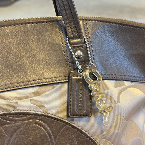 COACH LAURA NORTH SOUTH SIGNATURE TOTE F18336 - Picture 4 of 9